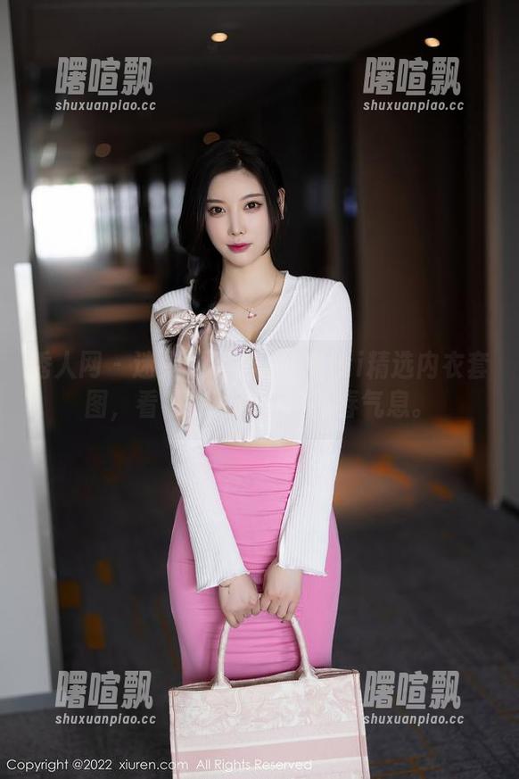 秀人网-小Kiki 秀人网 - 迷人的变化:小Kiki精选内衣套图,看看她如何玩转青春气息。