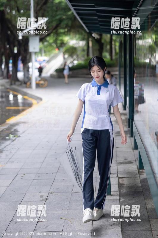 秀人网 - 不再犹豫，小小白思宜的礼服高清图包来袭，准备好被惊艳了嘛？