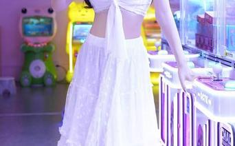 秀人网 – 说说张思允Nice的最新写真集，古装美臀，真让我忍不住想评论！