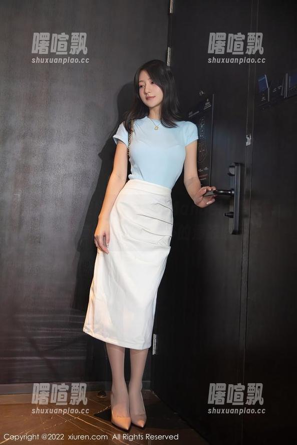 秀人网 - 跟随“玛鲁娜Manuela夏天”高清套图：那些意外的清凉瞬间
