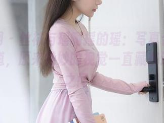 秀人网 – 丝袜与瑶啊摇的瑶：写真合集让你知道，原来绝妙的视觉一直藏在这两者之间！