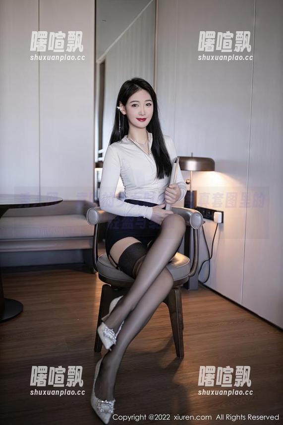 秀人网 - 袁圆的少女时光：写真套图里的轻盈与绽放