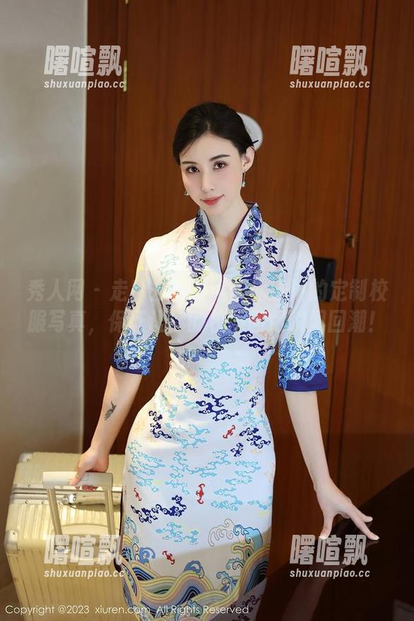 秀人网 - 走！去看麦琪绫冰激淋的定制校服写真，保证让你的校园回忆瞬间回潮！