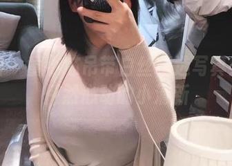 微密圈 – 童小芯吊带白丝精选写真：让你怦然心动的小清新