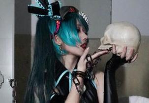 绞肉姬走入花嫁世界：私房美图，婚纱也能剁肉！
