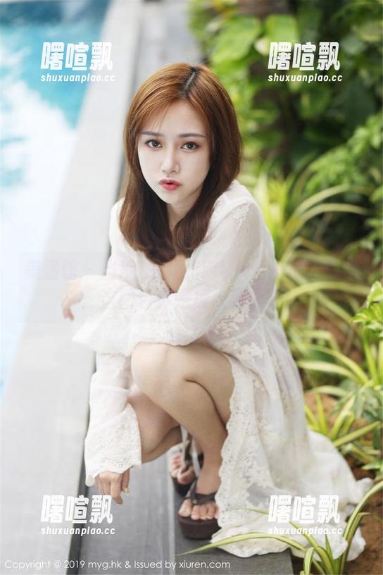 美媛馆 - 当K8傲娇萌萌Vivian遇上红裙：这图包真是撩人到心痒！