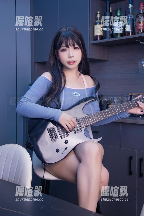 自闭颜球球 红裙私房,揭秘自闭颜球球的梦幻合集,不道而来只为你