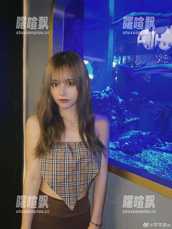 芊芊酱w的私房图集：镂空带来的不仅是视觉，还有心跳加速！