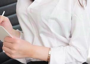花漾show – 礼服背后的易阳Silvia:谁说礼仪不能有幽默感?精选套图即刻享受!