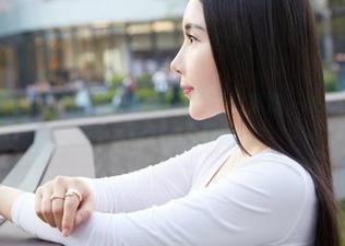 蜜桃社 – 无圣光、原图下的小草莓Berry婚纱，就像悄悄绽放的花朵，和阳光亲密接触。