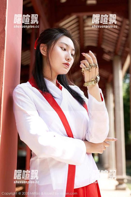 蜜桃社 - 米琪MIKI的校服：看看这些图片资源，了解我的青春
