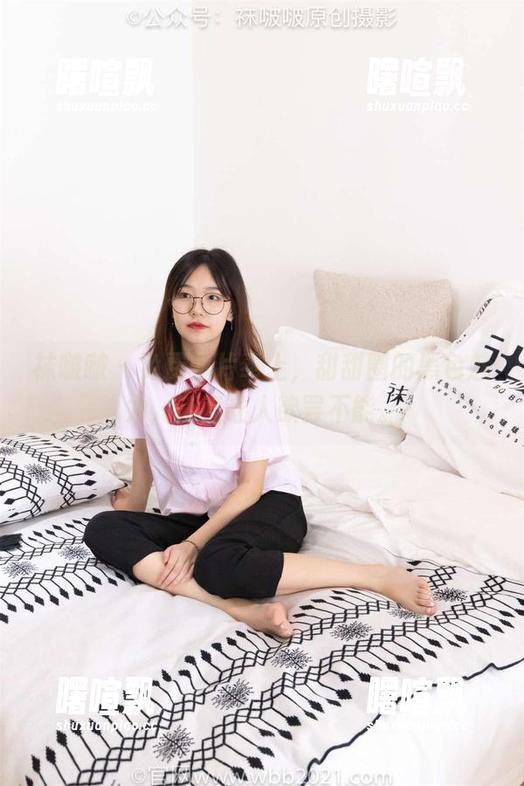 袜啵啵 - 免费图片奉上，甜甜圈的黑色魅力，简直让人欲罢不能。