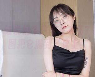 袜啵啵 – 谁说奶牛只能在农场？糯米的原图把它搬到了床上！