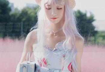 “西呱呀呀呀的新一波JK学生服美图，私心种草，简直就是甜蜜的校园梦！“