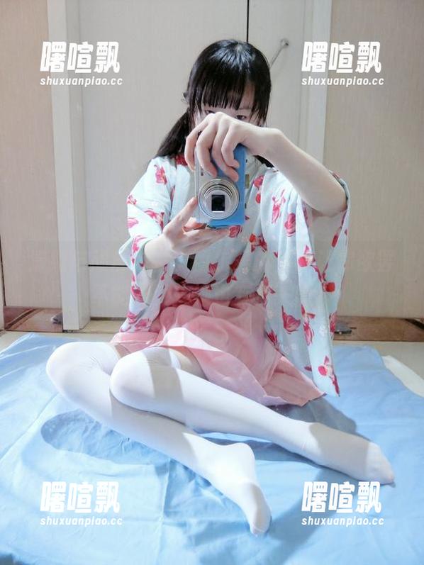 清纯与顽皮并存，西尔酱的套图让你欲罢不能，原来她也有另一面。