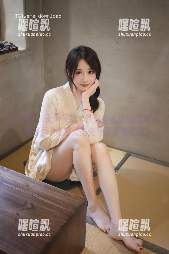 微密圈 - 无声呢喃：在酒红礼服的掩映下，轩子巨2兔的无圣光写真竟如此动人