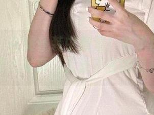 微密圈 – 在女仆装中翻滚！轩子巨二兔的无圣光写真，无处不在的逗趣！
