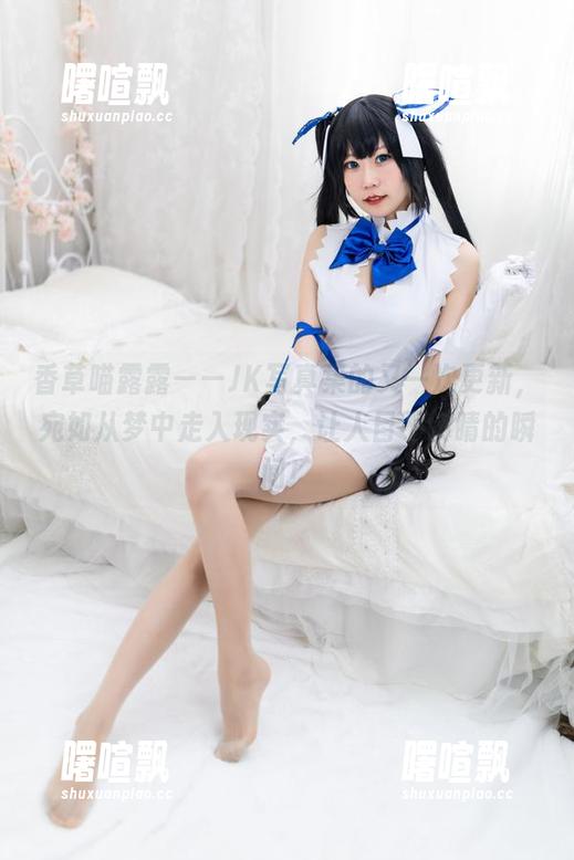 香草喵露露——JK写真集的又一次更新，宛如从梦中走入现实，让人目不转睛的瞬间！